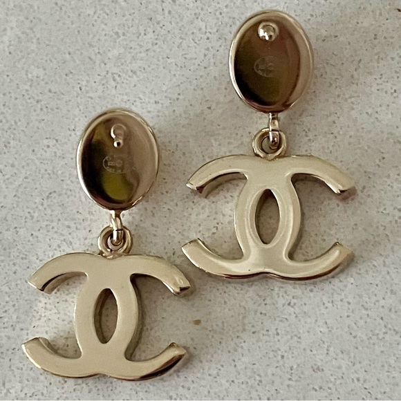—SOLD OUT—Chanel 2020 CC Gold & Crystal Earrings with Simulated Tourmaline - Picture 5 of 13